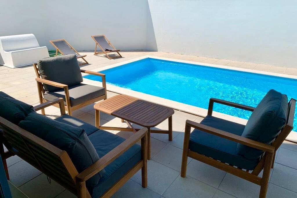 New And Modern 3 Bedroom Villa With Private Heated Pool Near Nazare サン・マルティーニョ・ド・ポルト エクステリア 写真