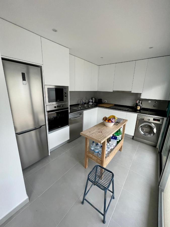 New And Modern 3 Bedroom Villa With Private Heated Pool Near Nazare サン・マルティーニョ・ド・ポルト エクステリア 写真